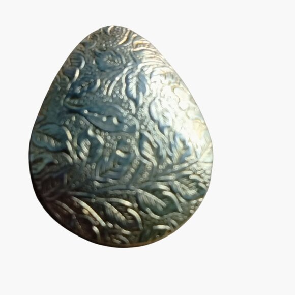 Textured Gold Tone Teardrop Earrings Vintage Style Floral Pattern Pierced Posts - Picture 7 of 10